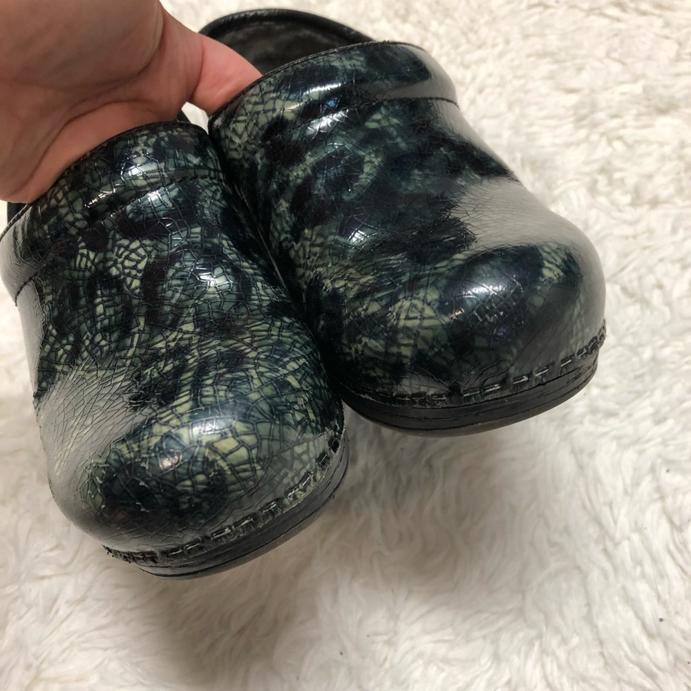 Dansko Green Snake Print Clog Mules Size 37 - image 3
